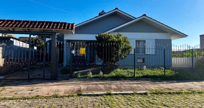 Venda Casa 3 Dormitórios em Planalto, Carlos Barbosa - R$870k