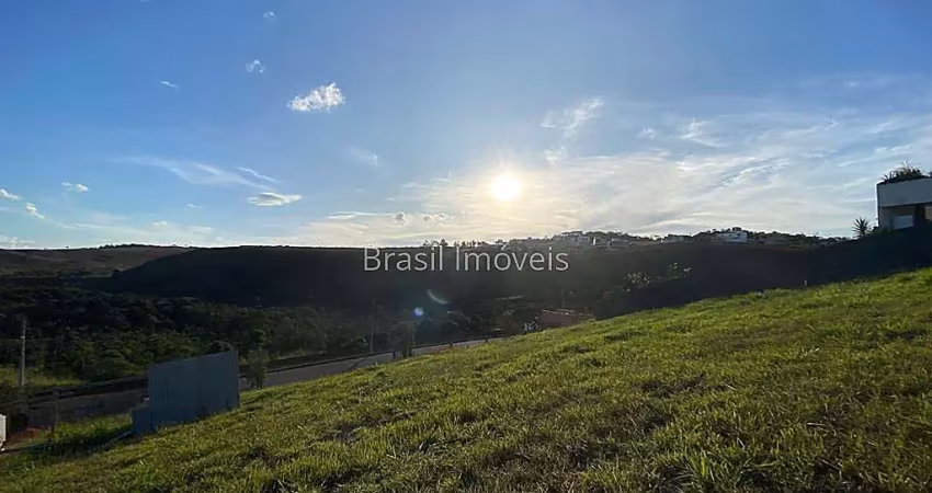 Terreno em condomínio fechado à venda na Rua Ibirité, Alphaville, Juiz de Fora