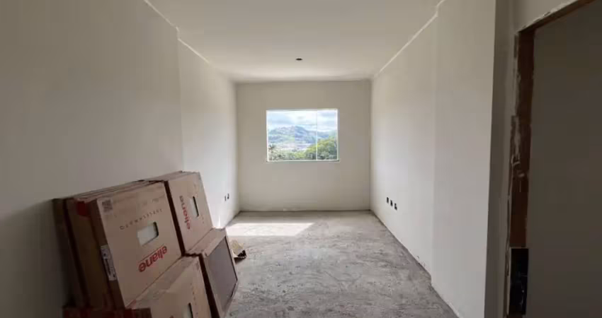 Apartamento de 02 suítes, varanda gourmet,  garagem e elevador no morro da glória