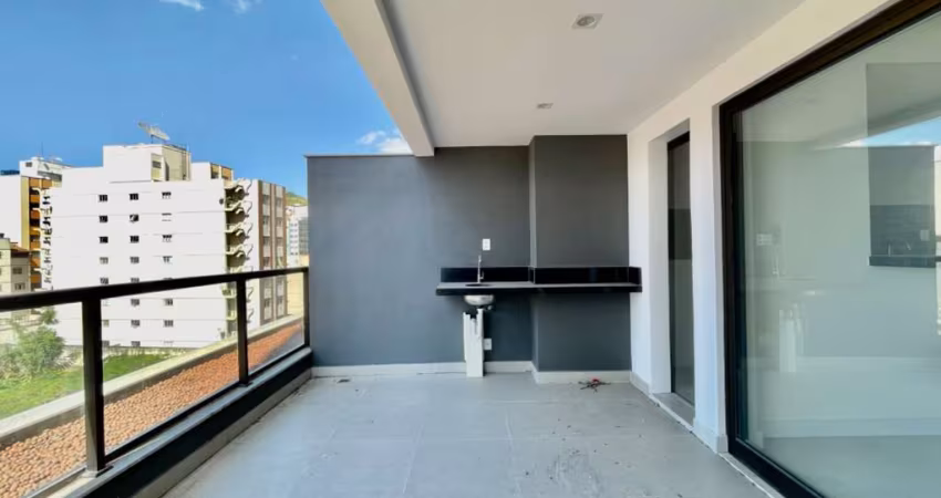 Apartamento de 02 suítes com área externa na Itamar Franco.