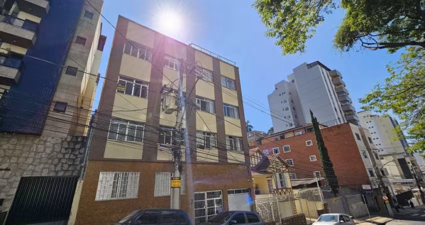 Apartamento de 03 quartos com suíte e garagem no Santa Helena