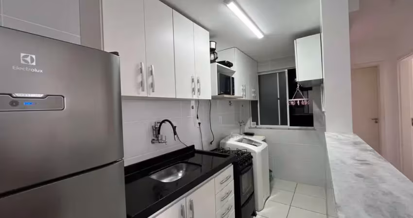 Apartamento de 02 quartos no bairro santa terezinha