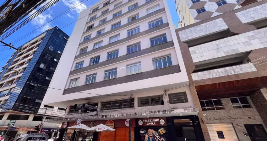 Apartamento de 02 quartos no centro de juiz de fora
