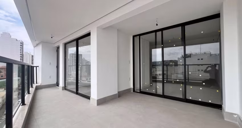Apartamento de 03 quartos com varanda no Santa Helena