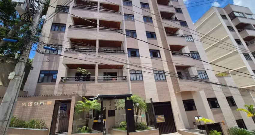 Locação - apartamento de 02 quarto com suíte, área externa e garagem no granbery