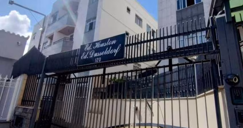 Locação - Apartamento 01 quarto com duas vagas de garagem no Morro da Glória