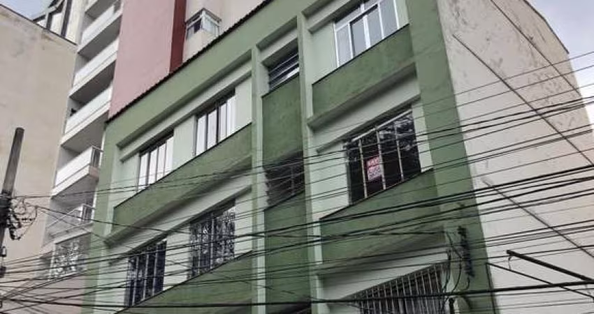 Apartamento de 02 quartos para locação no Centro