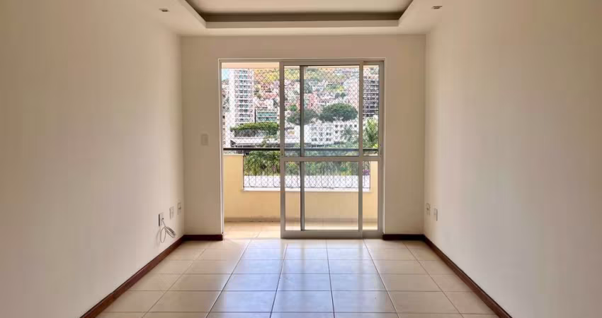 Apartamento de 02 quartos com 1 suíte e vaga de garagem no Alto dos Passos