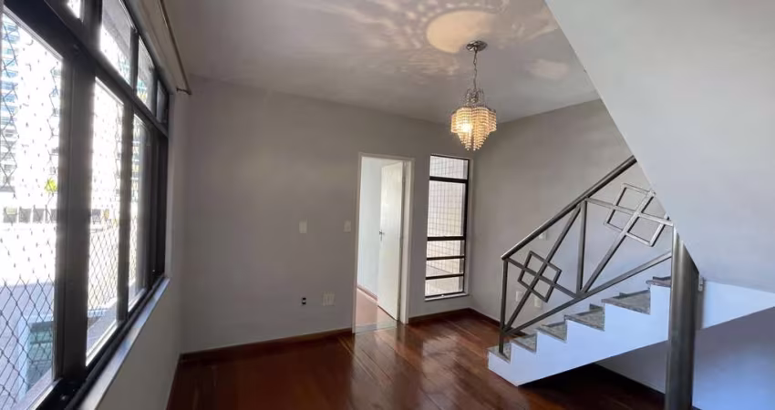 Cobertura Duplex com 2 Quartos (1 Suíte), Garagem e Elevador – Centro