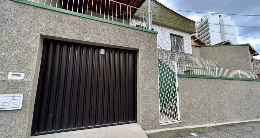 Casa 03 quartos em rua plana no Bairro São Mateus