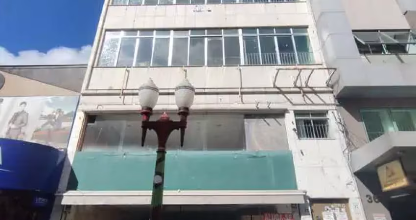 Locação – loja ampla no calçadão da rua são joão – 250m²