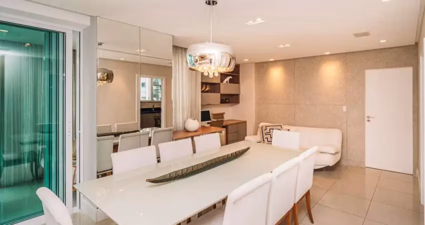 Apartamento de luxo com 03 suítes e 04 vagas no centro