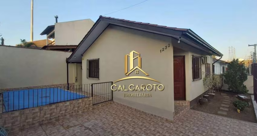Casa 2 dormitórios com piscina