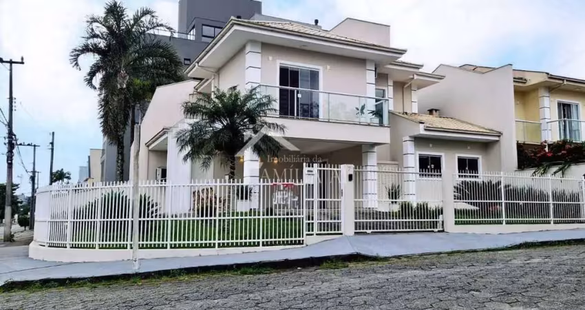 Casa com 3 quartos à venda no Costa e Silva, Joinville 