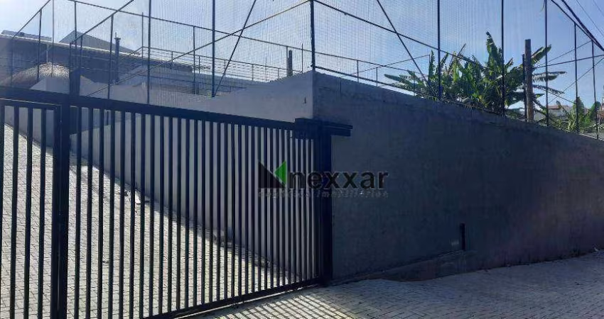Casa com quadras esportivas