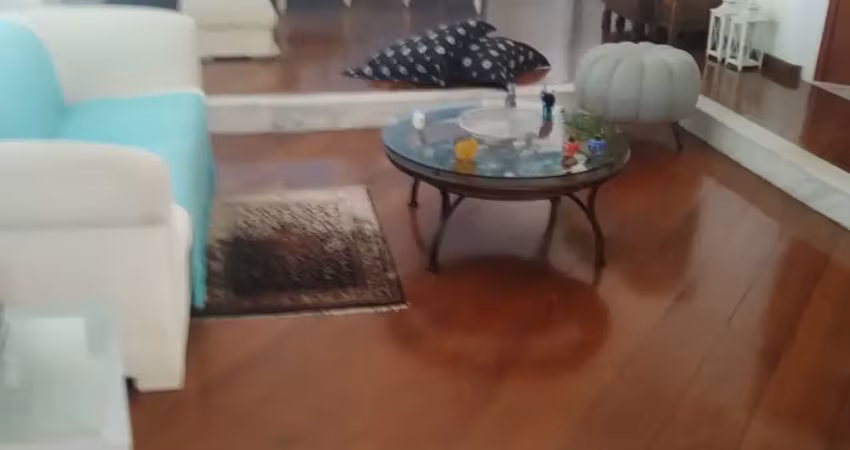 Apto.  256 m ² - 4 dormitórios 2 suítes - 4 vagas - sata terezinha