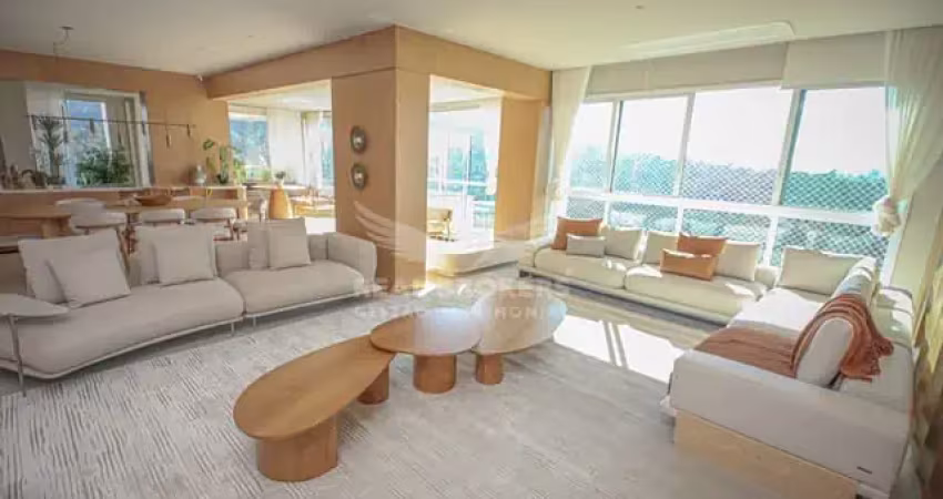 Apartamento com piscina privativa em andar alto, mobiliado e decorado