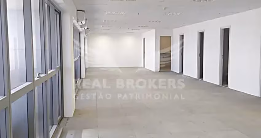 Conjunto comercial de 160 m² para locação em alphaville