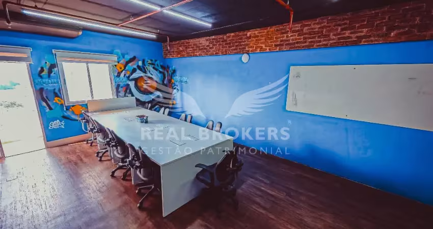 Sala comercial mobiliada com 13 posições pronta para ocupação no real parque