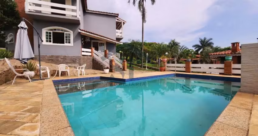 Casa à Venda em Itupeva no condomínio Cafezal IV