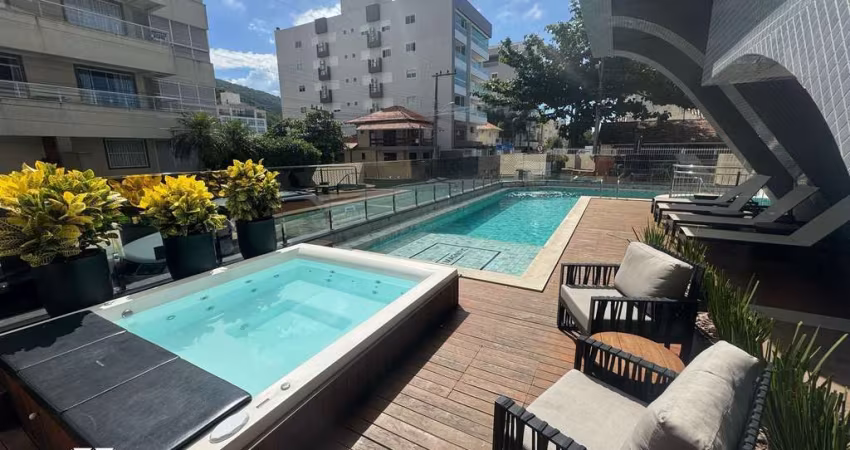 APARTAMENTO ALTO PADRÃO MOBILIADO A 200M DA PRAIA DE BOMBAS - VISTA LATERAL MAR