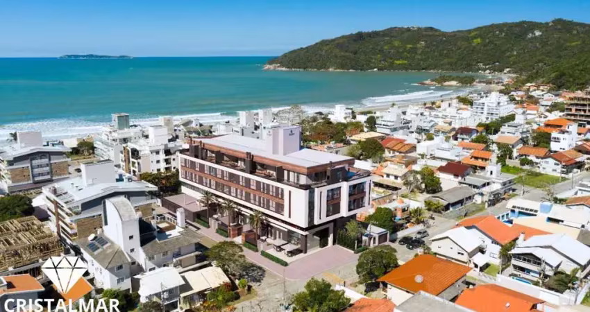 Oportunidade imperdível: 2 suítes em canto grande a poucos passos da areia!