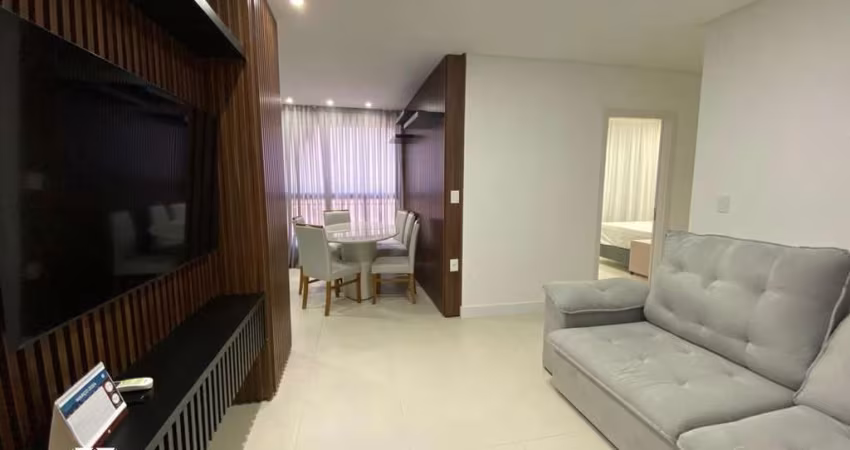 Apartamento à venda com 02 suítes e 02 vagas de garagem perto do mar