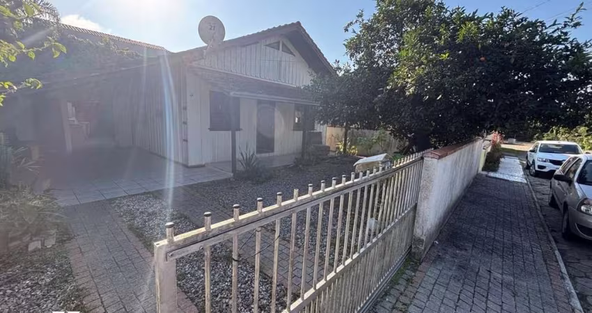 Casa de Madeira, Ótima localização, Praia de Bombas, Bombinhas SC