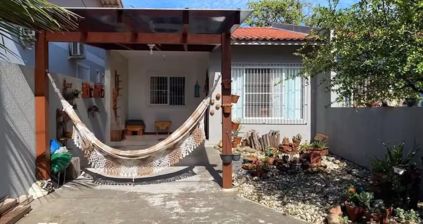 Casa com 2 quartos à venda na Rio Capivari, 800, Zimbros, Bombinhas