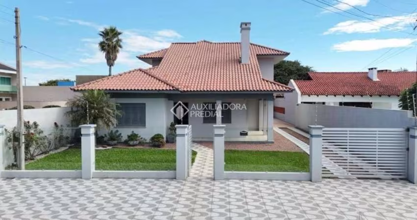 Casa com 3 quartos à venda na Pernambuco, 872, Centro, Tramandaí