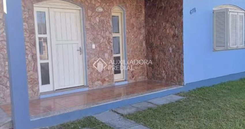 Casa com 3 quartos à venda na Ego Hoffmaster, 678, São Francisco, Tramandaí