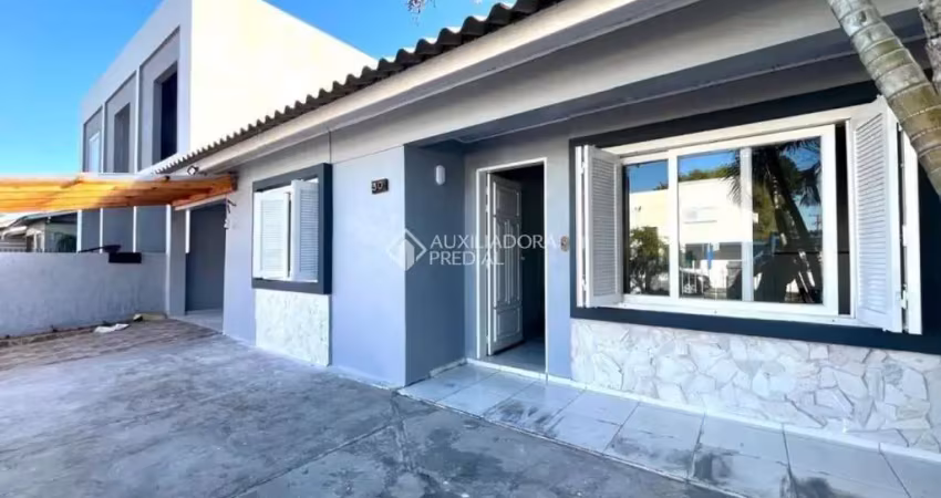 Casa com 2 quartos à venda na Brasil, 30, Porto Lacustre, Osório