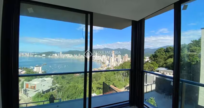 Casa com 4 quartos à venda na Rua 109, 391, Canto da Praia, Itapema
