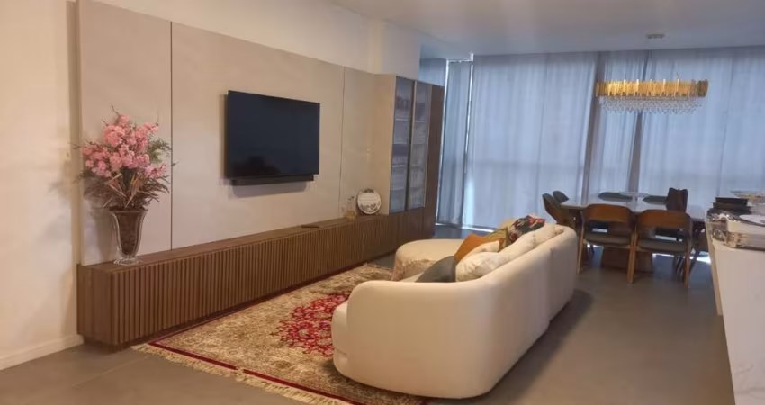 Apartamento com 3 quartos à venda na Rua 234, 450, Meia Praia, Itapema