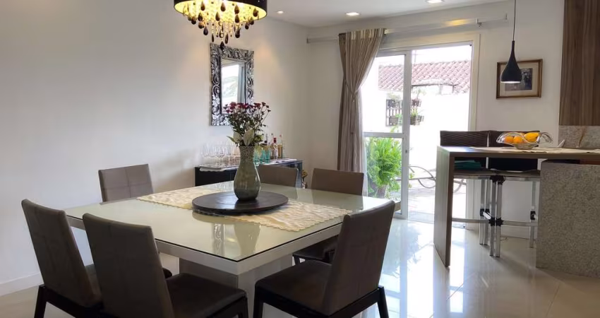 Casa em Condomino Bairro Santo Inácio, perto Parque Barigui