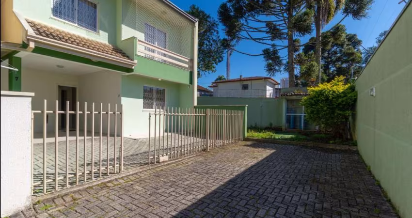 Sobrado de 3 quartos no bairro Campo Comprido