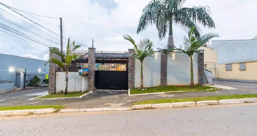 Casa Térrea com Piscina e Edícula – 3 Quartos com Planejados no Thomaz Coelho!