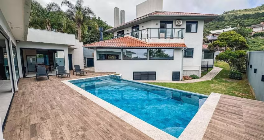 Casa para Venda em Florianópolis, PRAIA BRAVA, 3 dormitórios, 1 suíte, 5 banheiros, 2 vagas