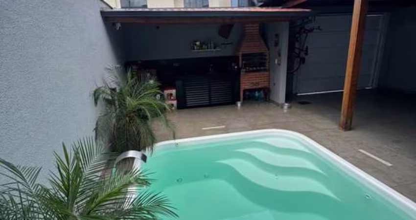 Casa para Venda em Santo Amaro da Imperatriz, Santo Amaro da Imperatriz, 4 dormitórios, 1 suíte, 3 banheiros, 2 vagas