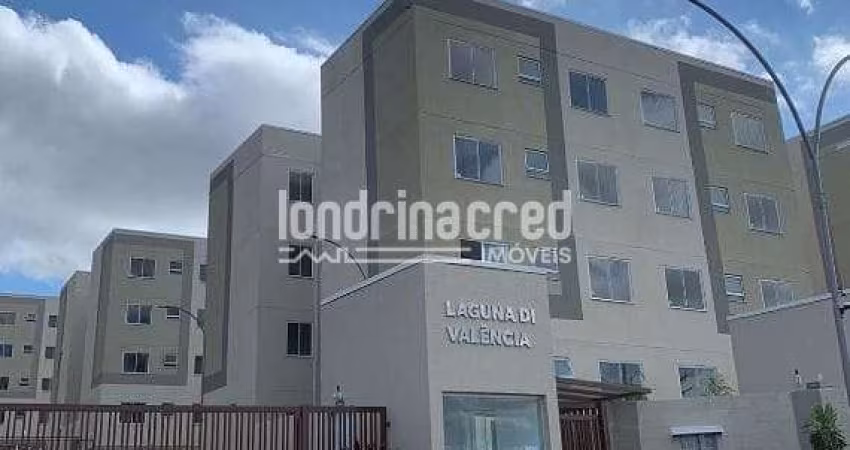 Apartamento no Laguna Di Valência.  Dormitórios: 02. Banheiros: 01. Sala. Cozinha. Vagas de garagem
