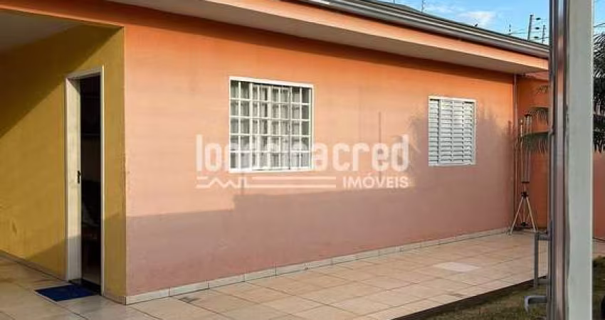 CASA NO RESIDENCIAL VENEZA COM 03 QUARTOS 02 BANHEIROS 3 VAGAS DE GARAGEM COM EDICULA COM 4 COMÔDOS