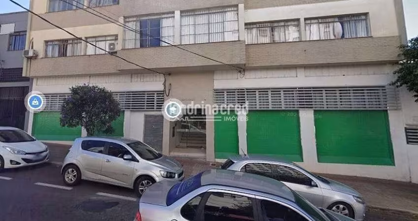 Apartamento no Ed. Canadá no centro de Londrina  Dormitórios: 02. Banheiros: 01. Sala. Cozinha. Áre