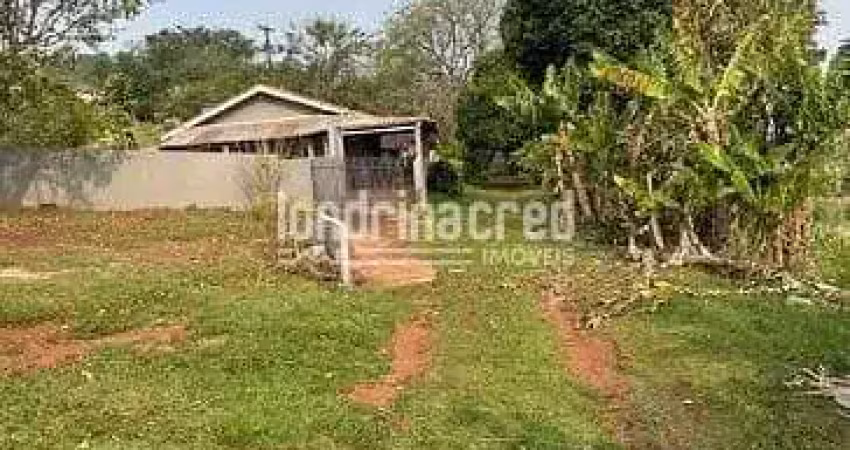 Excelente sítio em paiquerê: casa com 2 dormitórios, 1 banheiro externo e piscina. área total de 26