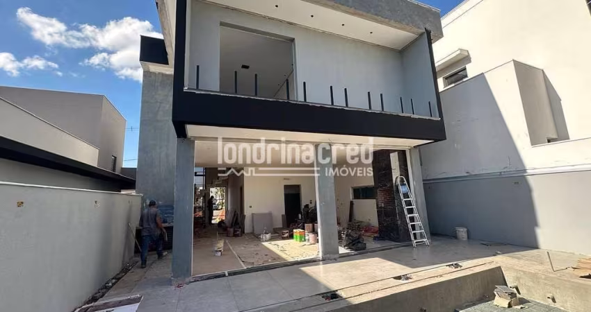 Casa de Alto Padrão em Condomínio na Região Leste de Londrina: 3 Suítes, Piscina Privativa, Carrega