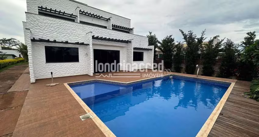 Casa com vista privilegiada para represa no condomínio: sobrado de 265m², piscina, área gourmet e 5