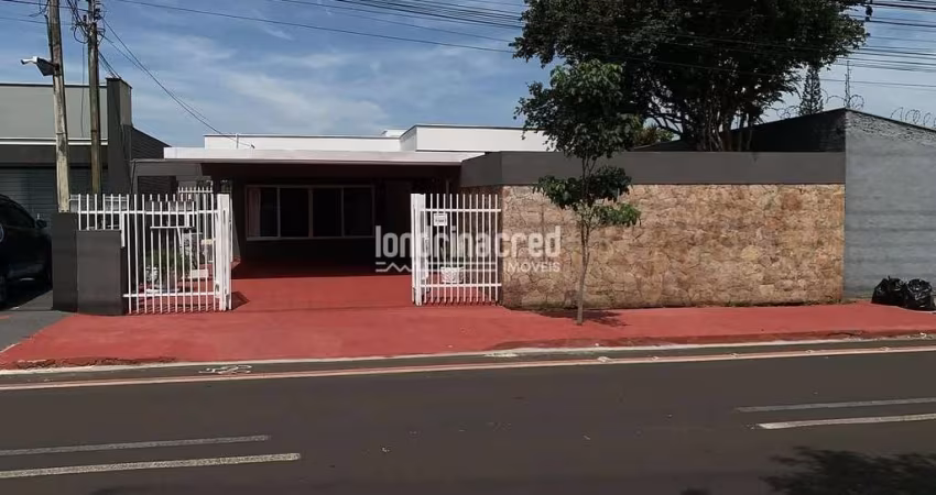 Casa na região central de Londrina, ideal para moradia, comércio ou investimento, com 390m² de terr