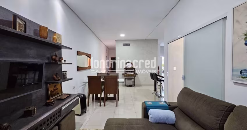 Casa moderna com 2 quartos (1 suíte), espaço gourmet e móveis planejados no Condomínio Morada das F