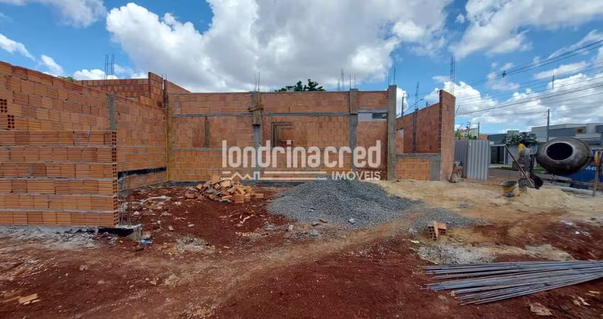 Casa à venda na Zona Leste de Londrina – 3 quartos (1 suíte), área gourmet com churrasqueira, próxi