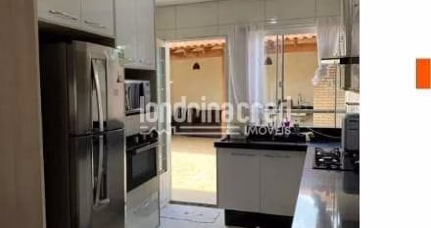 Sobrado com 3 Suítes, 175m², Móveis Planejados, 2 Salas, Lavabo e Quintal com Churrasqueira – Espaç