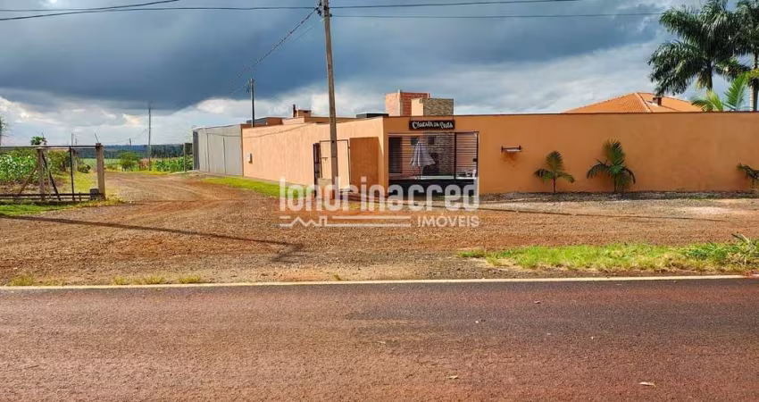 Chácara Mobiliada no Condomínio Água da Prata com Suíte, Piscina Aquecida, Churrasqueira, Fogão à L